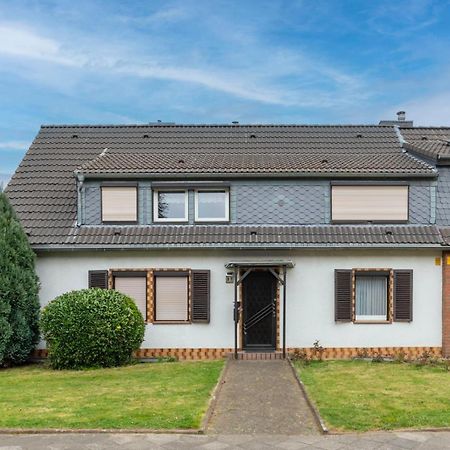 Cozy Villa With Garden, Balcony And Parking Area In Duesseldorf Zewnętrze zdjęcie