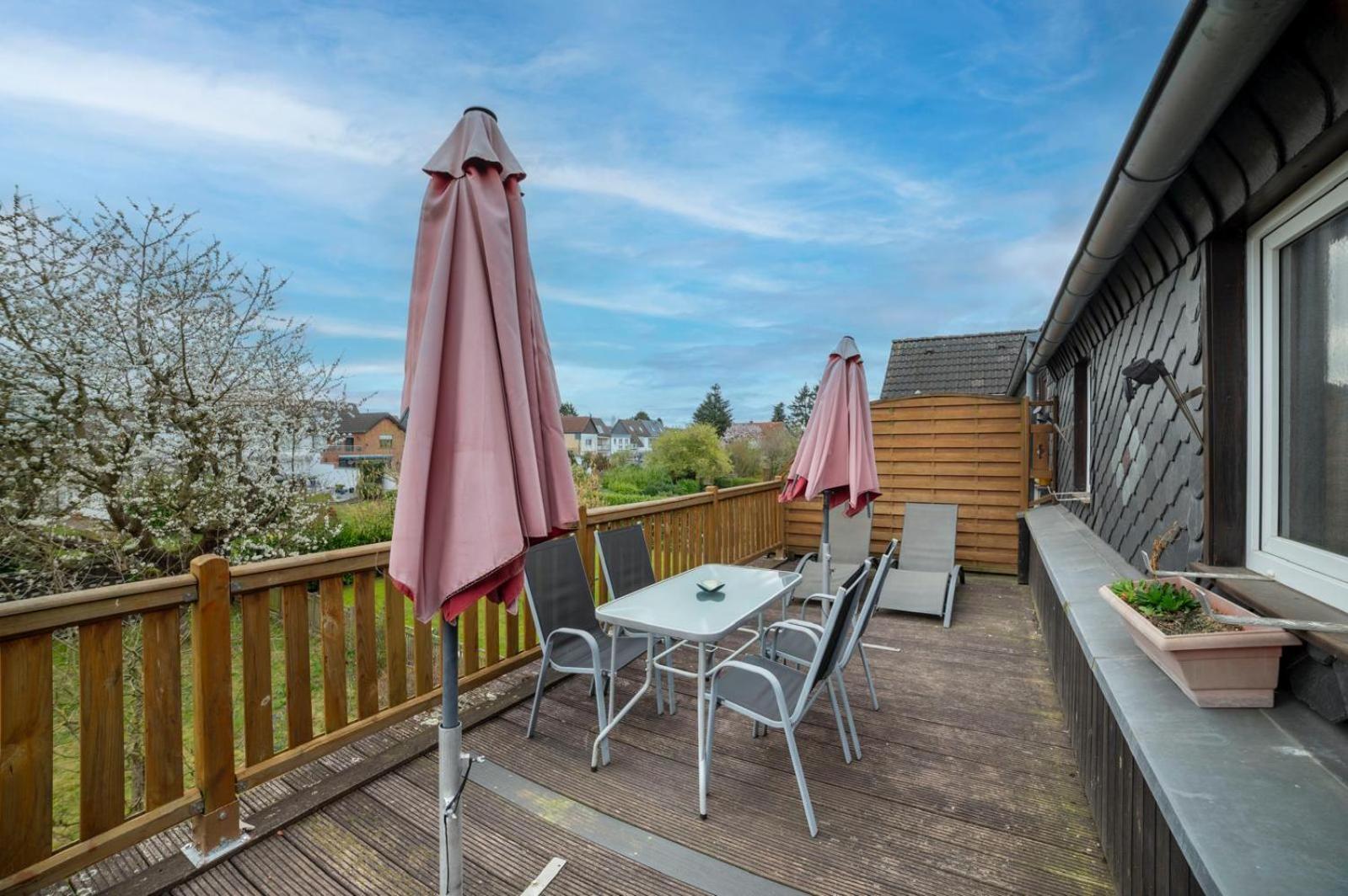 Cozy Villa With Garden, Balcony And Parking Area In Duesseldorf Zewnętrze zdjęcie